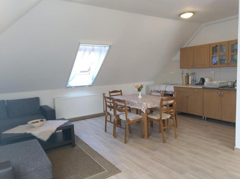 Foeveny Apartman Балатонудвари Экстерьер фото